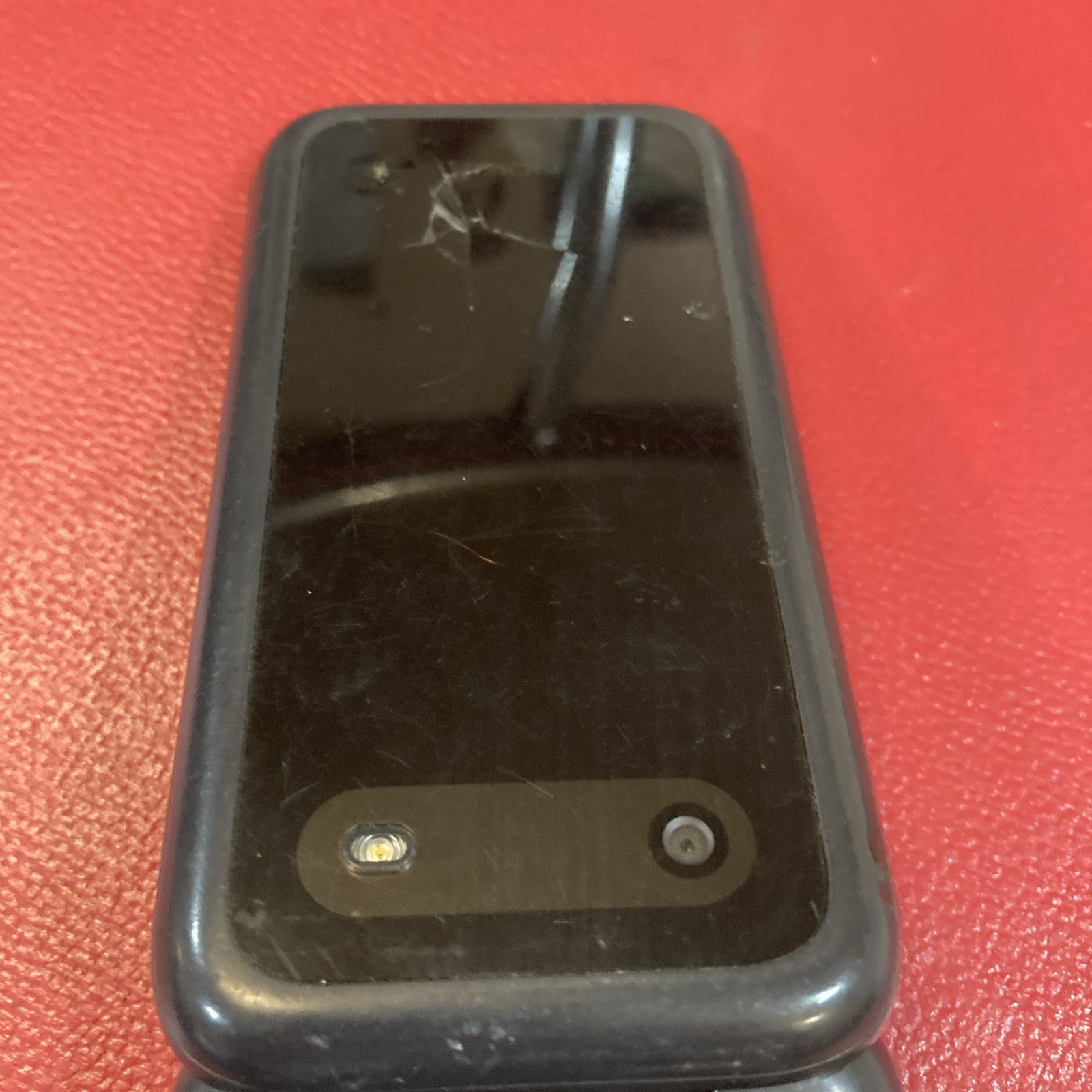 Nokia 2660 Flip 128gb Black Parts Only Won’t Power Up.