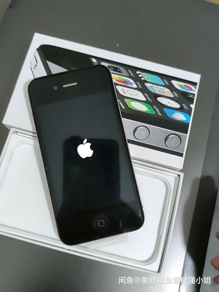 Original Apple iPhone 4 16GB Black white (Unlocked) A1332 (GSM) sealed IOS7