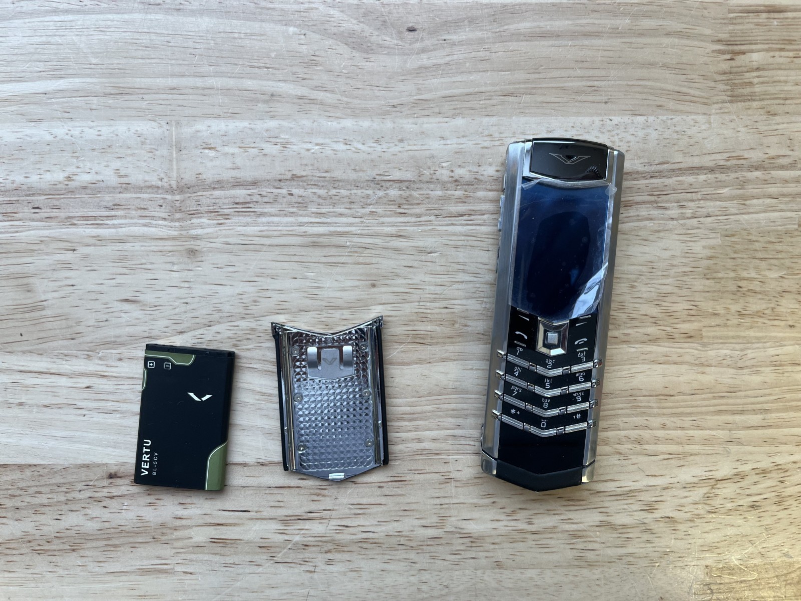 VERTU S-000168 RM-266V Luxury Mobile Phone Black & Grey – Accessories Included