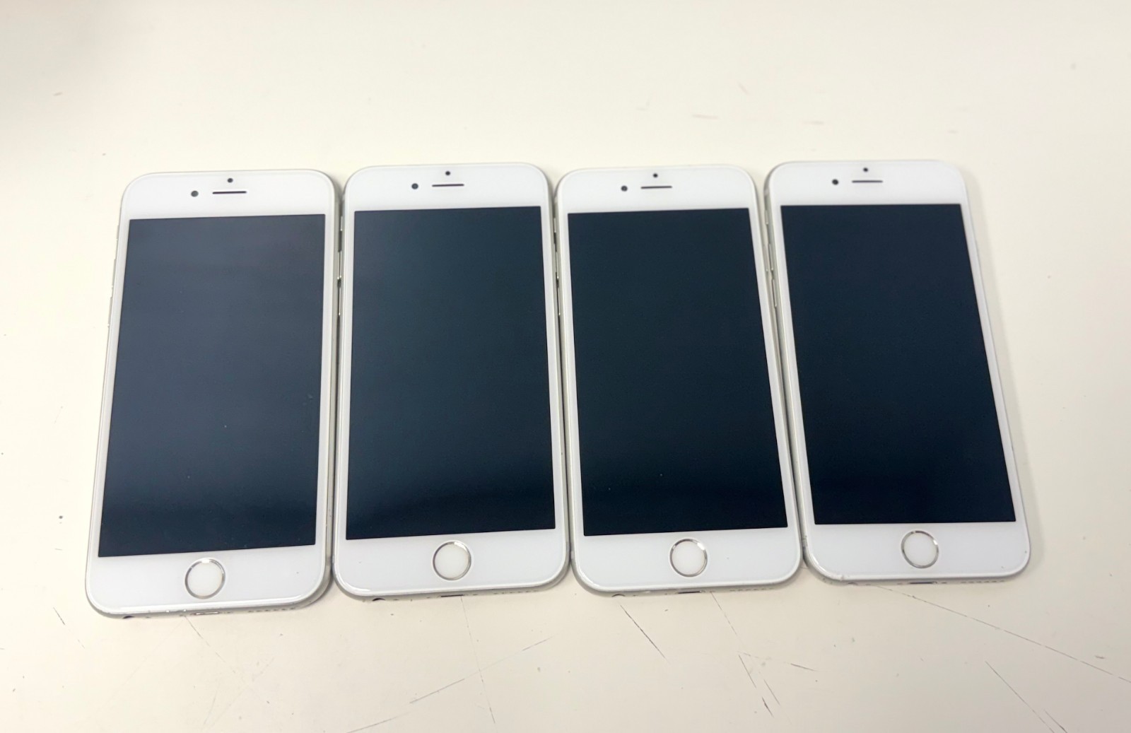 Apple iPhone 6s -SILVER – Unlocked – 64GB – Good Quality – AT&T T-Mobile Verizon
