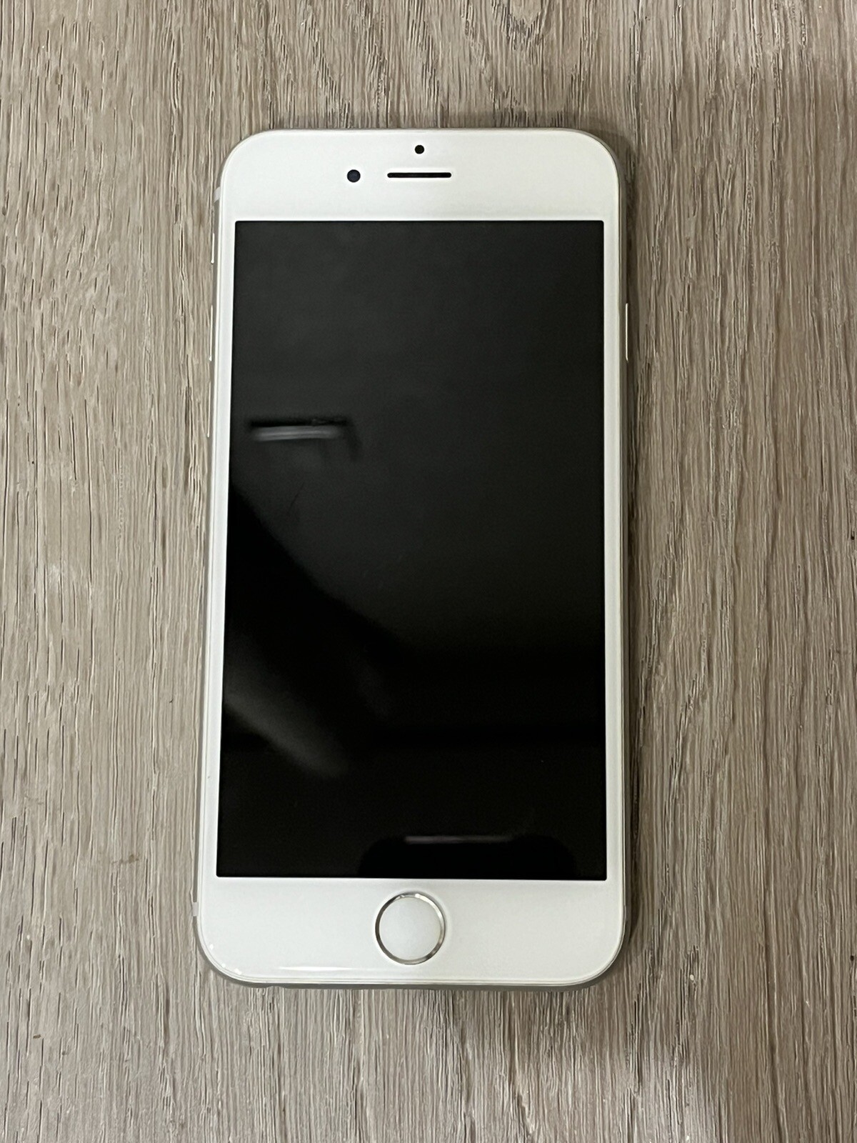 Apple iPhone 6s – 32GB – Silver (Unlocked) A1633 (CDMA + GSM)