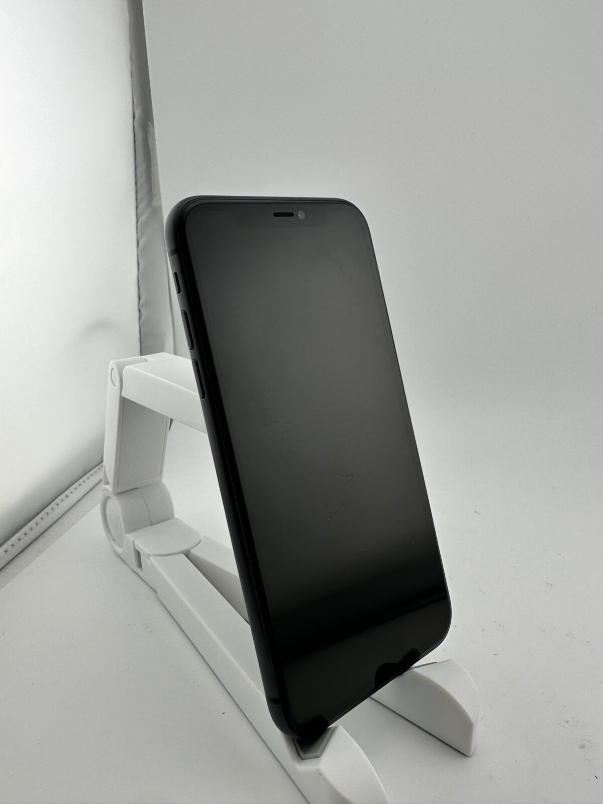 Apple iPhone 11 -128GB – Black (Verizon) Please Read Description