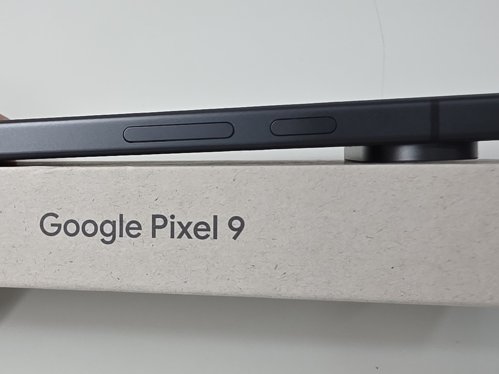 Google Pixel 9 G2YBB 128GB Obsidian 5G Open Box T-Mobile Locked 100% Battery