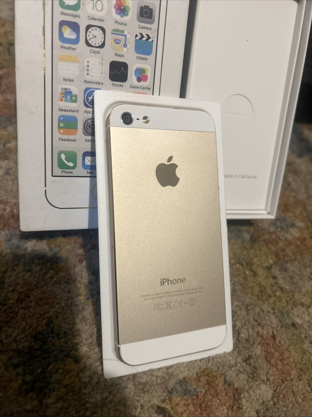 Apple iPhone 5 – 16 GB – Gold (Unlocked)