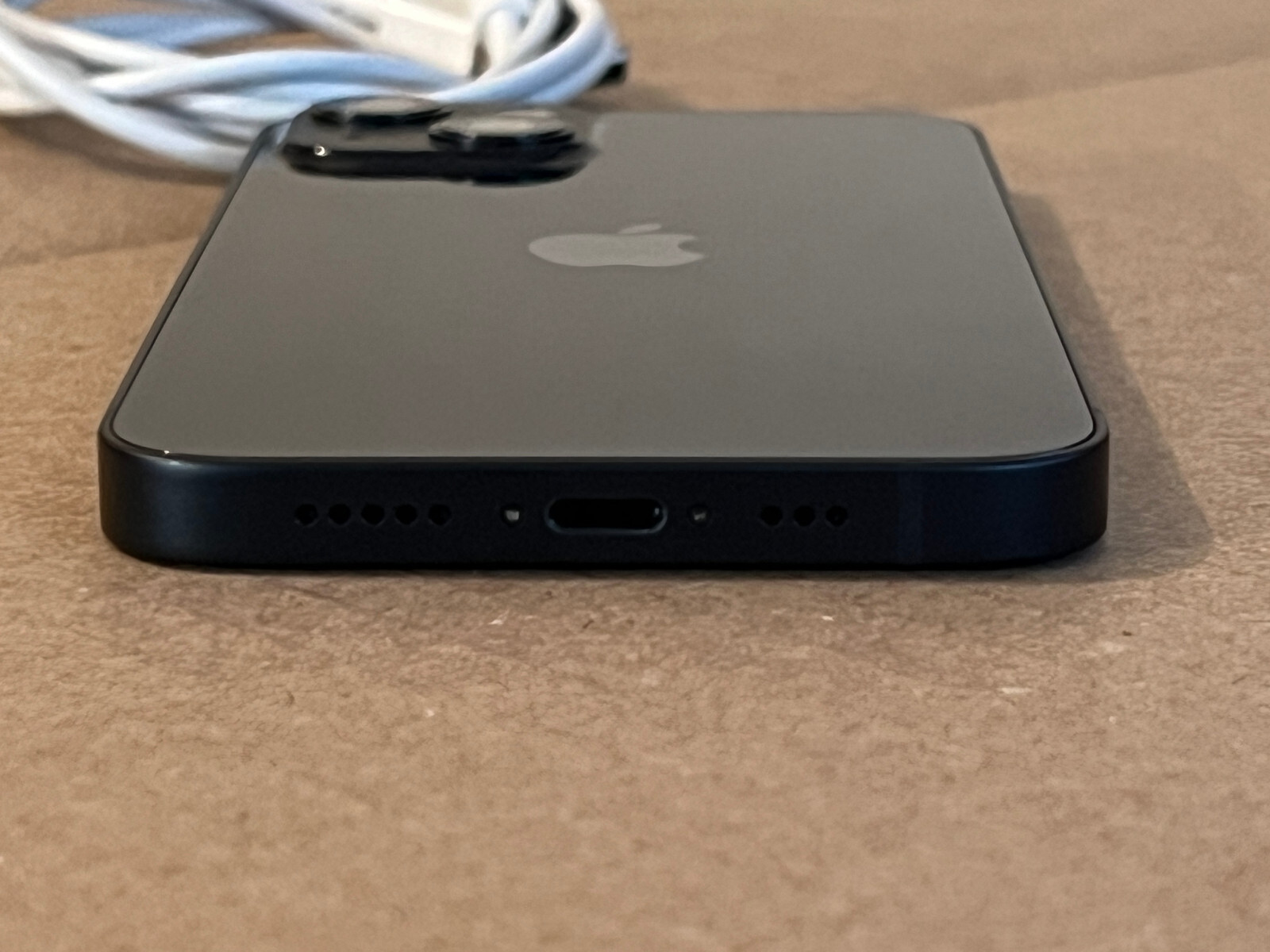 Apple iPhone 13 – 128GB – Midnight (unlocked) A2482 (CDMA + GSM)