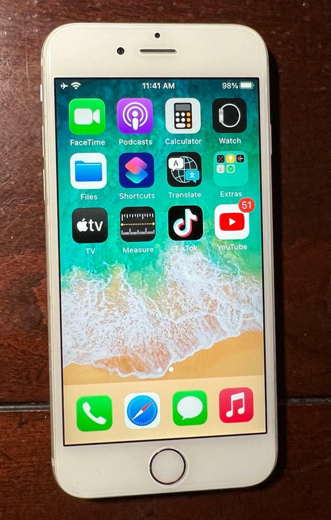 Apple iPhone 6s – 16GB – White(Unlocked) A1633 (CDMA GSM)