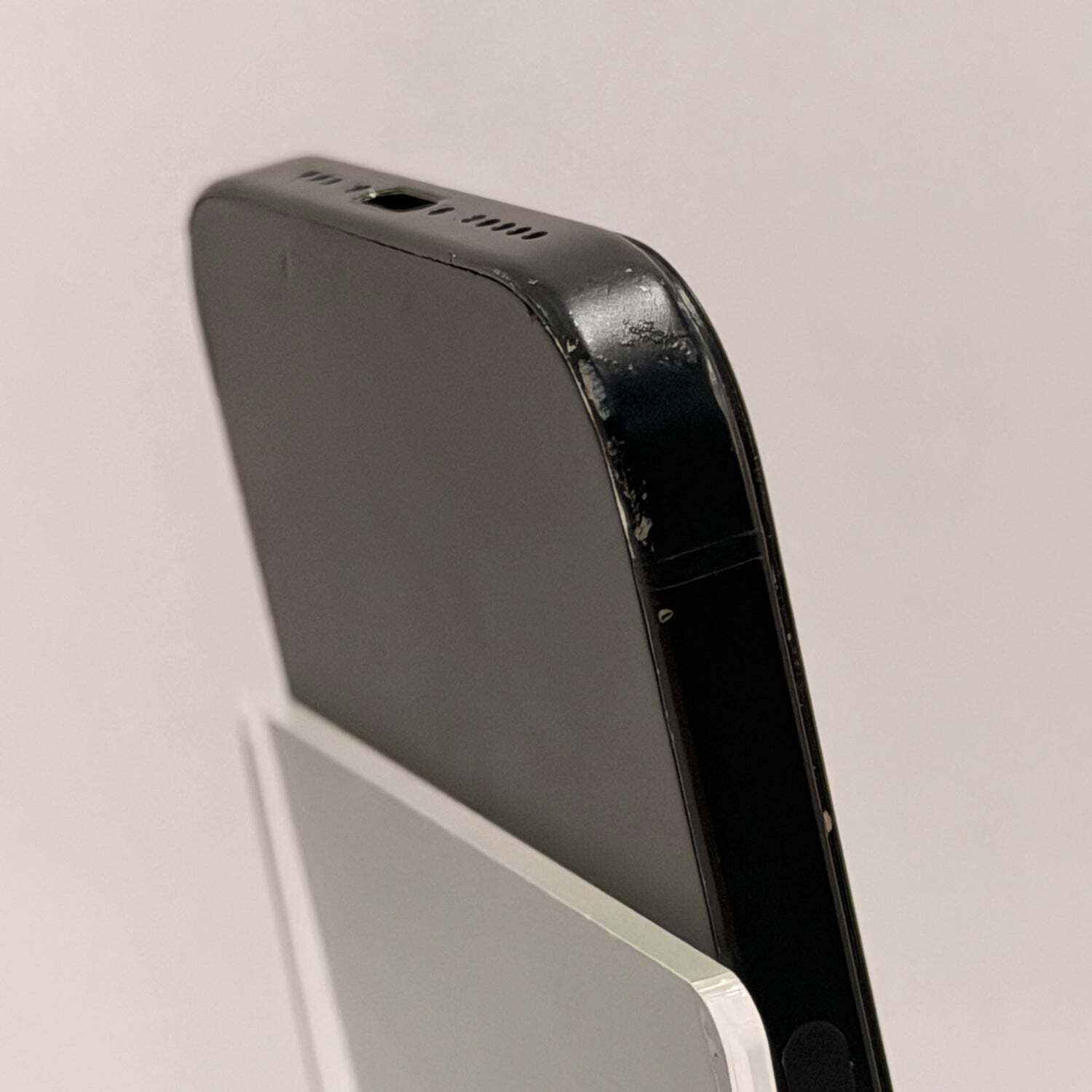 Broken Unlocked Apple iPhone 15 128GB 26.2.1 MTLV3LL/A Read