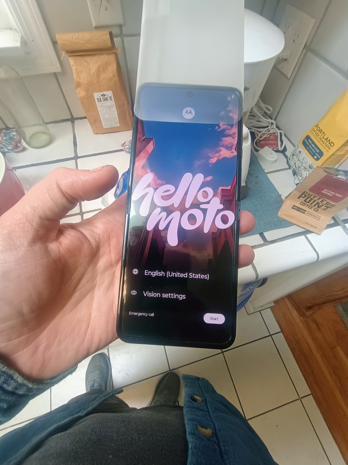Motorola Moto Razr 2025 5G Unlocked 6.9″ 64MP Gibraltar Sea XT2553 total