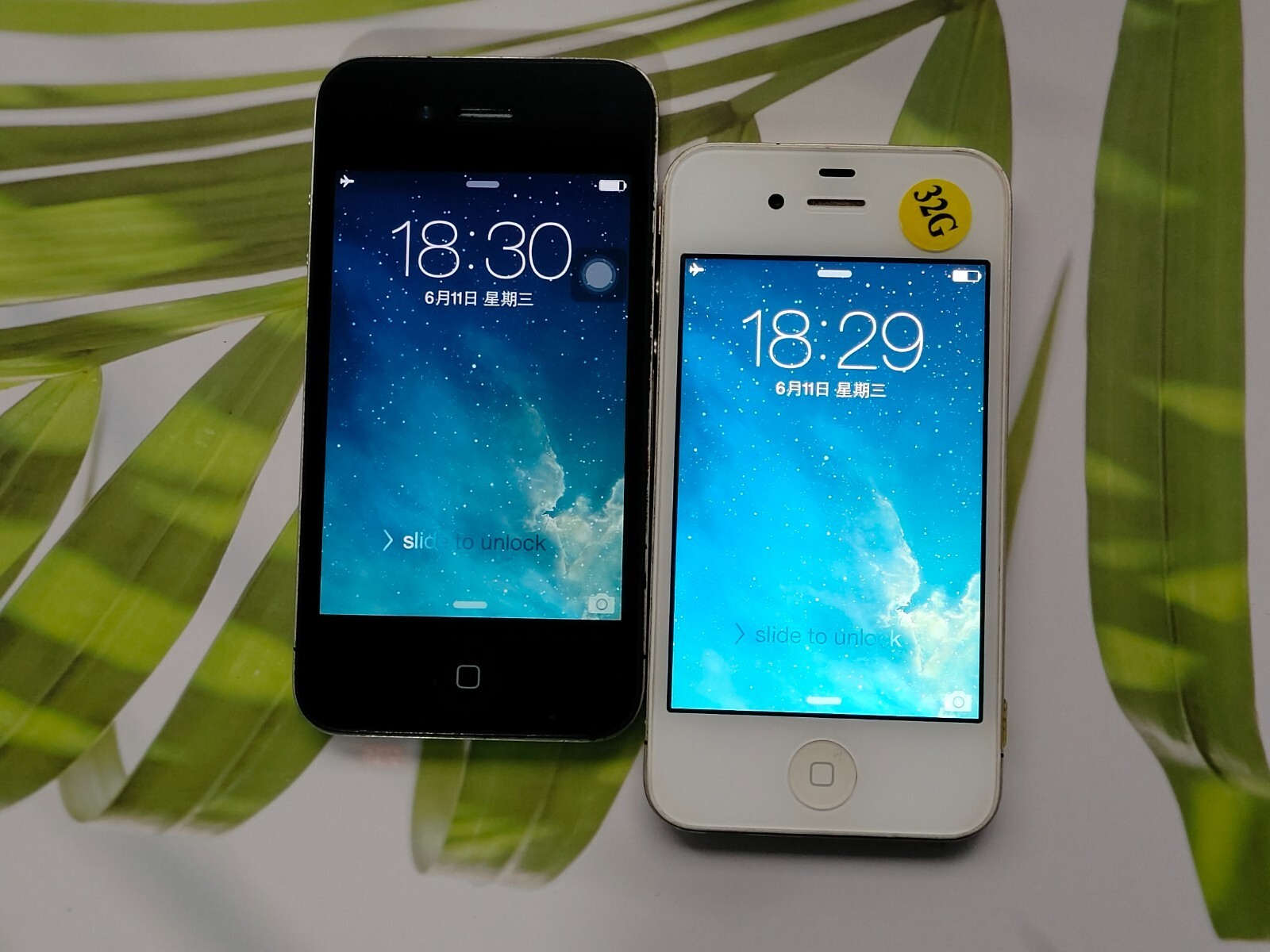 Original Apple iPhone 4/4s 8/16/32/64GB Fully UNLOCKED Black/White – 90% N ew