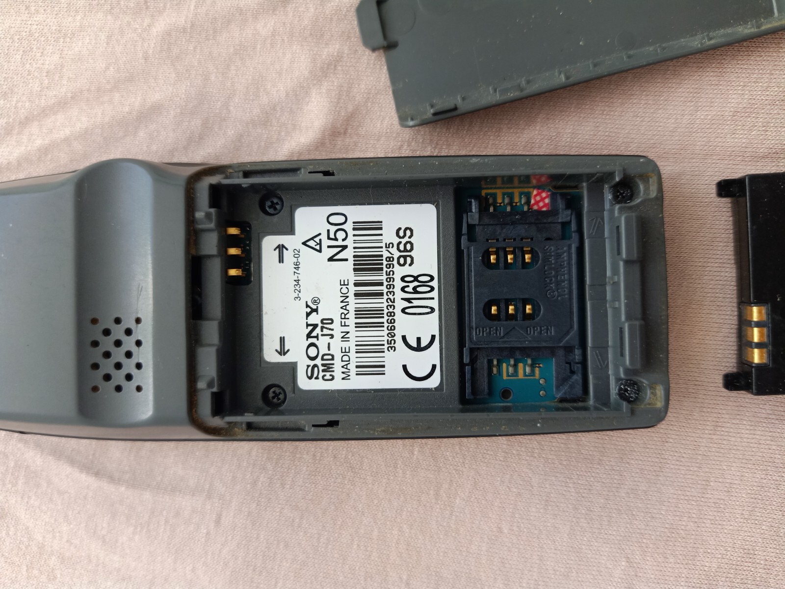 Old SONY Cellphone J70 Tested Working Network Unlocked Without Charger