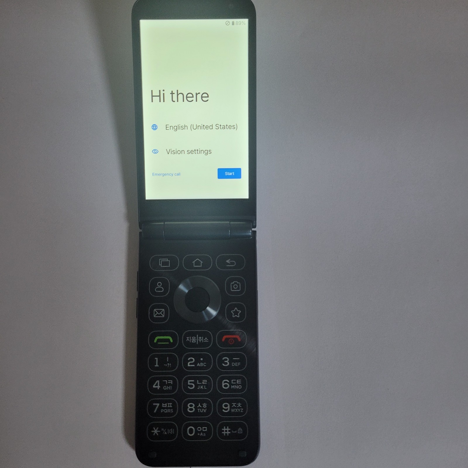 ALT MIVE AT-M140 Style Folder 2 cell phone 32GB LTE/3G – Black , White Used