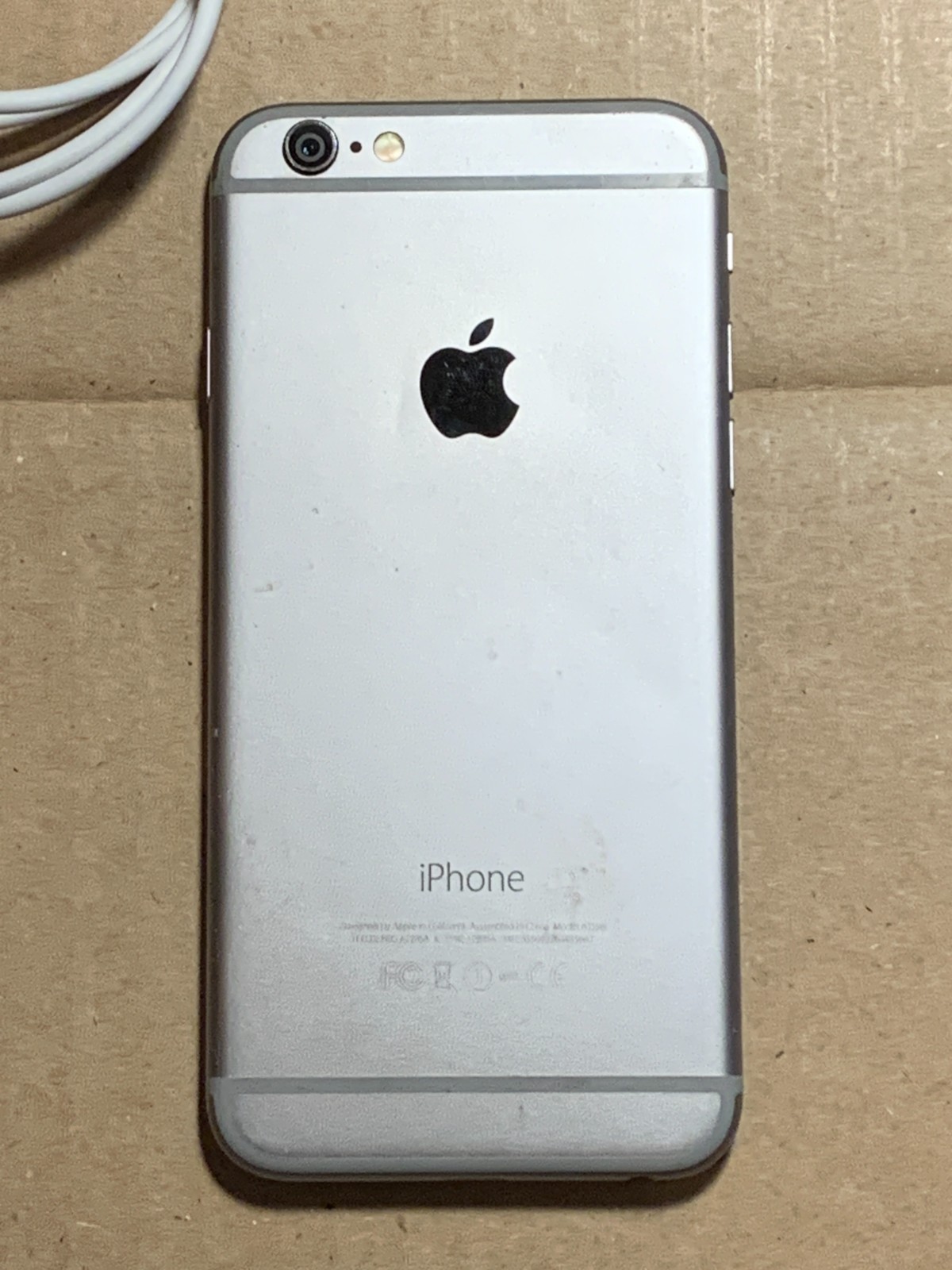 Apple iPhone 6 – 16GB Space Gray (Unlocked) A1586