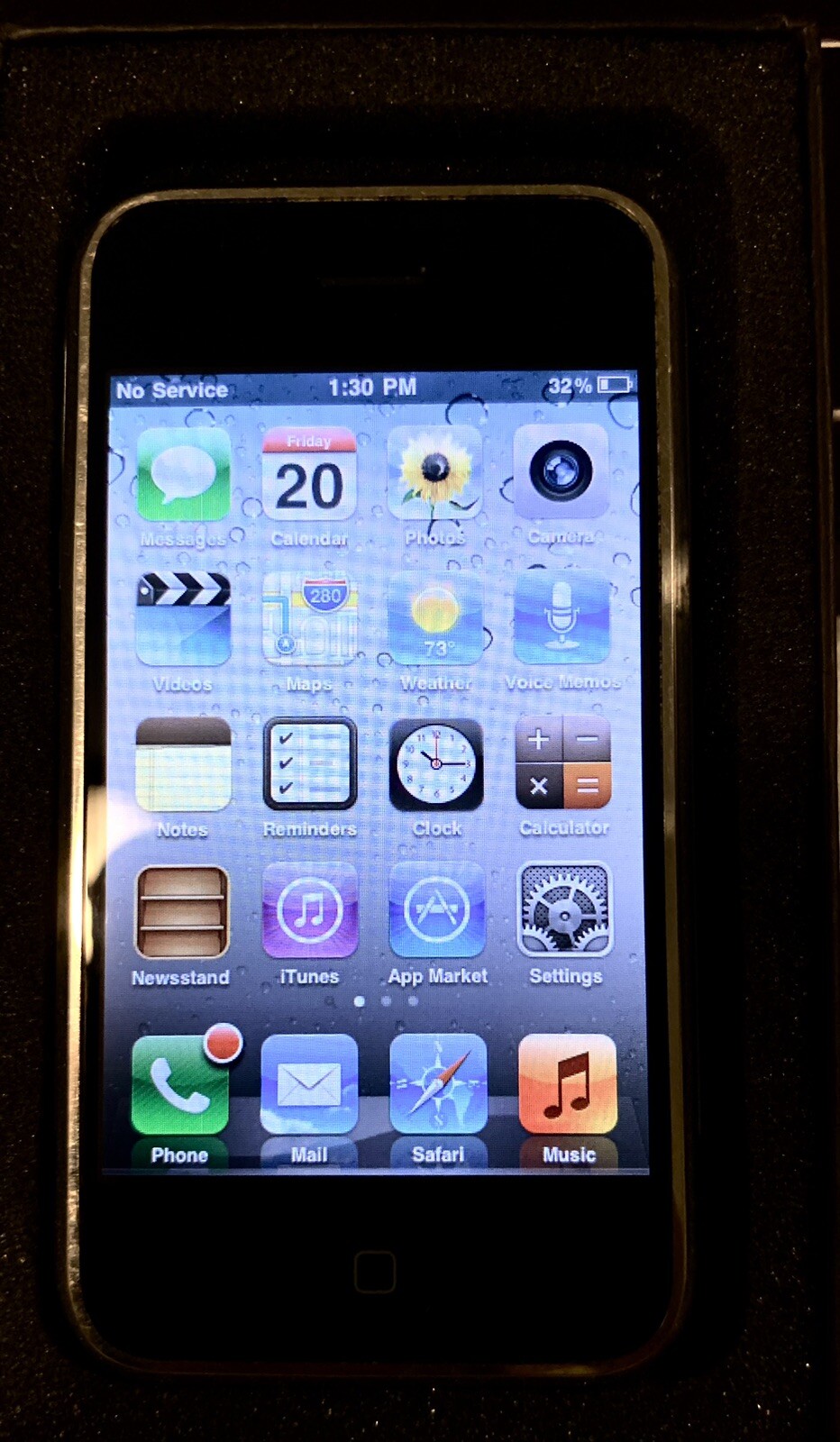 RaRe iOS 6.0 – Apple iPhone 1st Generation 2G – 16GB MB384LL/A A1203 – Near MiNT