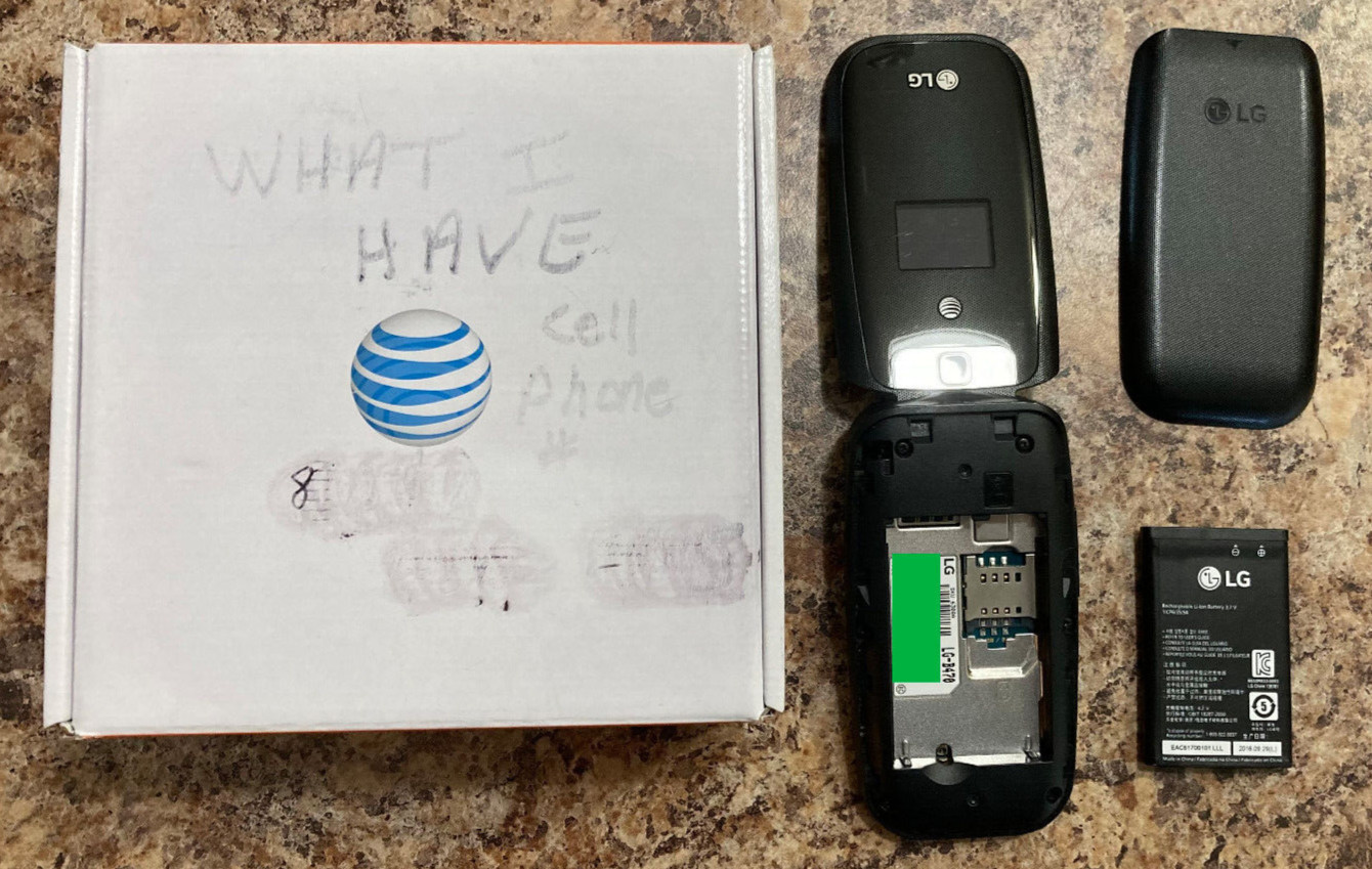 AT&T Flip Phone LG-B470 Easy to Use, Great for Elderly