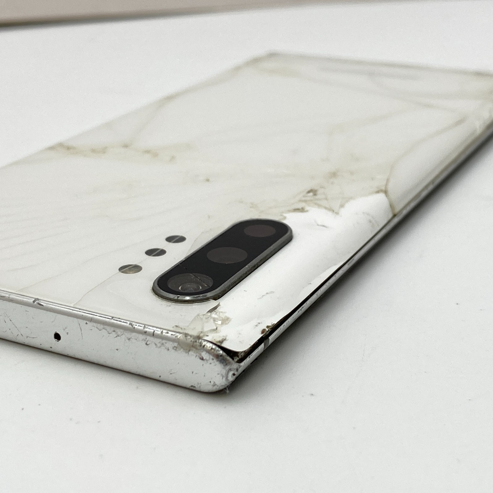 Samsung Galaxy Note 10+ SM-N975U – 256GB – Aura White (AT&T/Cricket) – CRACKED