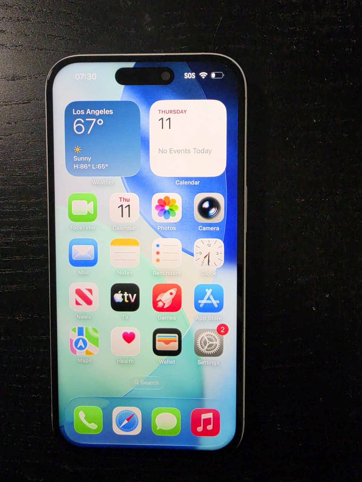 Apple iPhone 16 – 128 GB – White (Consumer Cellular) 100% Battery.