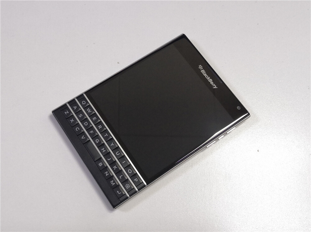 Original BlackBerry Passport Q30 (SQW100-1) 32GB+3GB 13.0MP Unlocked Smartphone