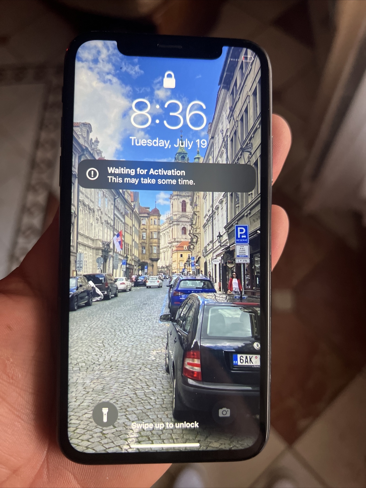 Apple iPhone X – 64GB – Silver (Unlocked) A1865 (CDMA + GSM)