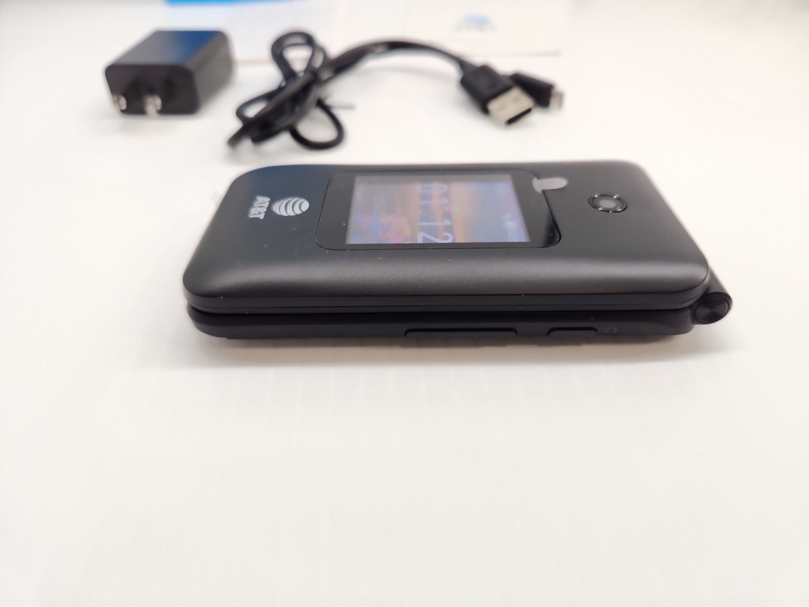 NEW AT&T FLIP IV U102AA 4G LTE AT&T SIM CARD INCLUDED! Read Description