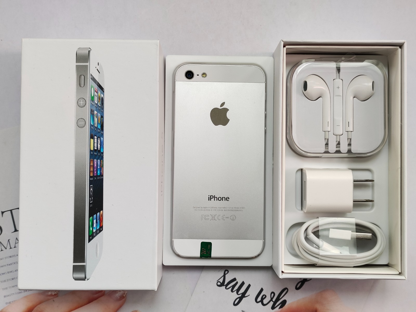 90%N ew Apple iPhone 5/5c/5s Factory UNLOCKED for any carrier 8/16/32/64GB GOOD