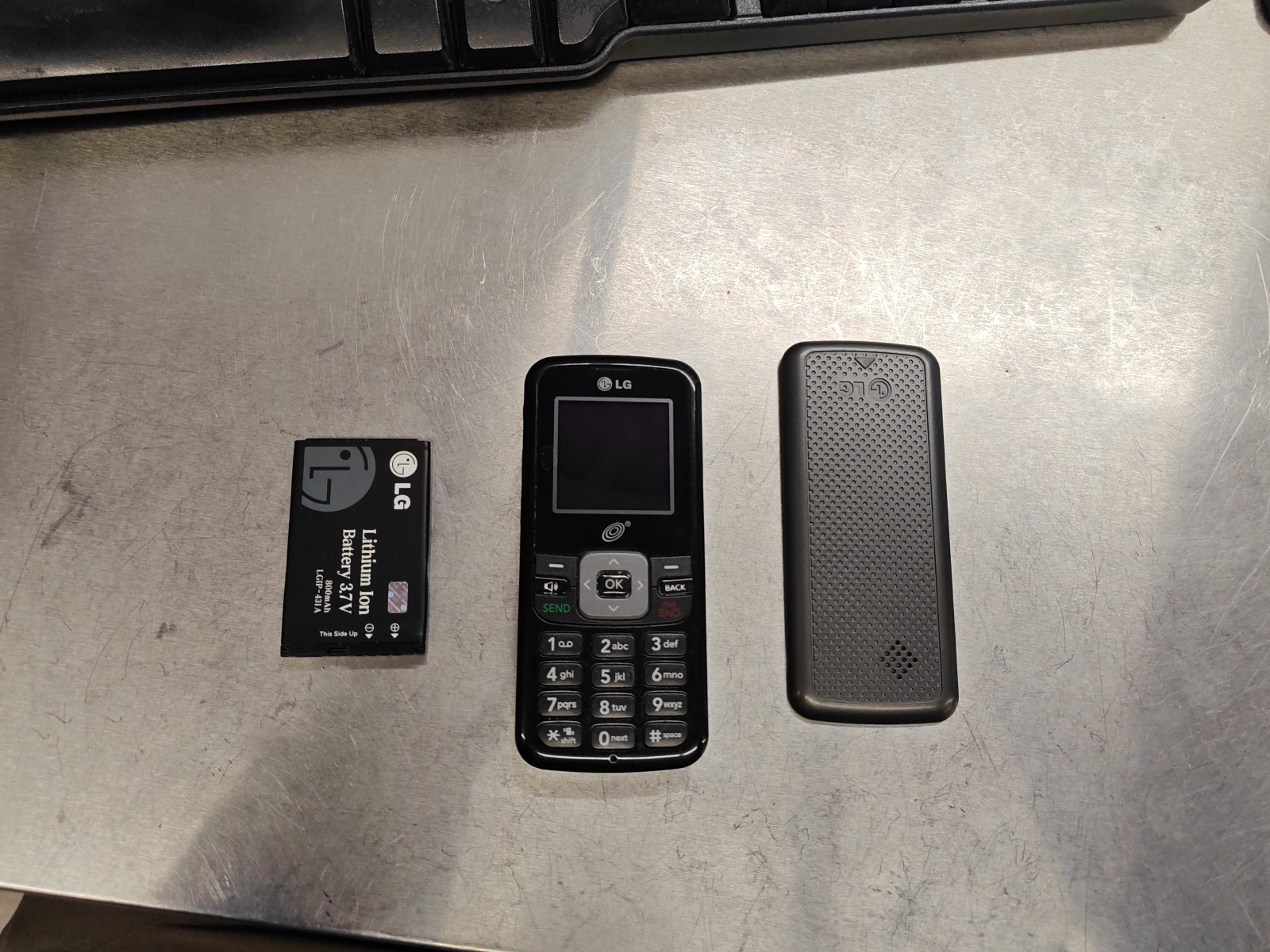 LG 100C / LG100C – Gray and Black ( TracFone ) Rare CDMA Cellular Phone