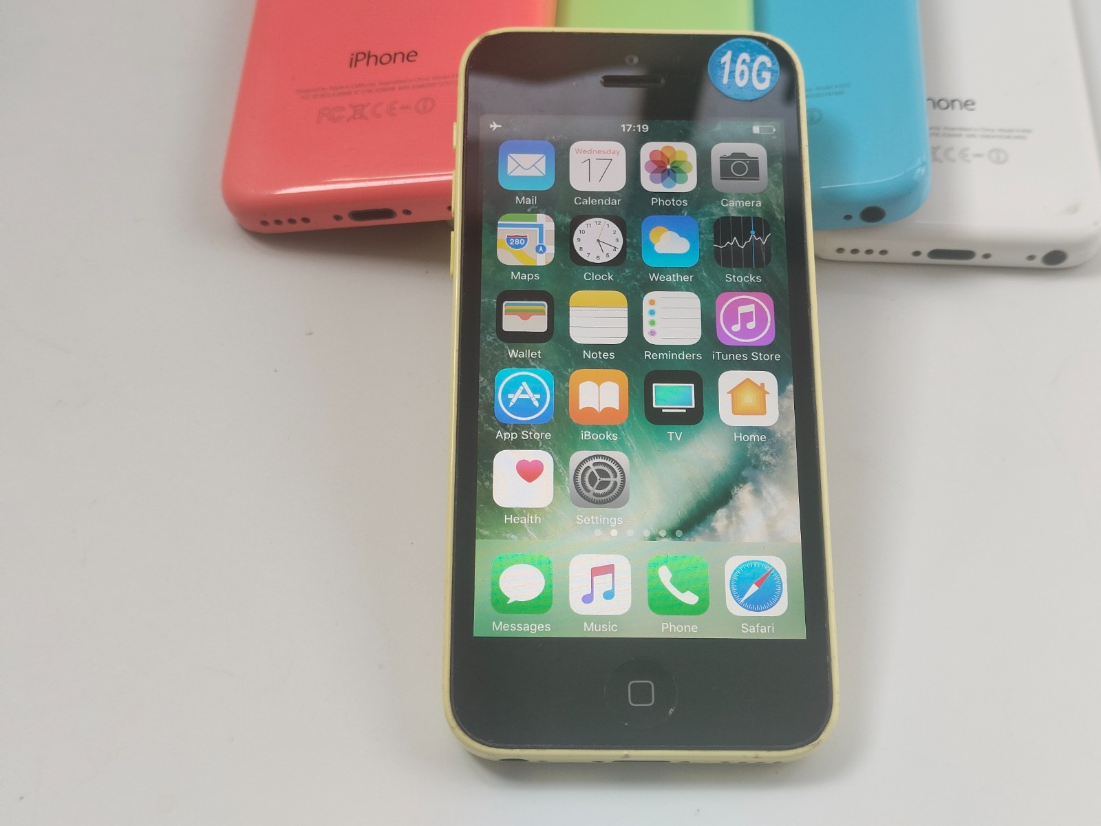 Apple iPhone 5c UNlocked(any carrier)8/16/32GB White/Green/Pink/Blue/Yellow Gift