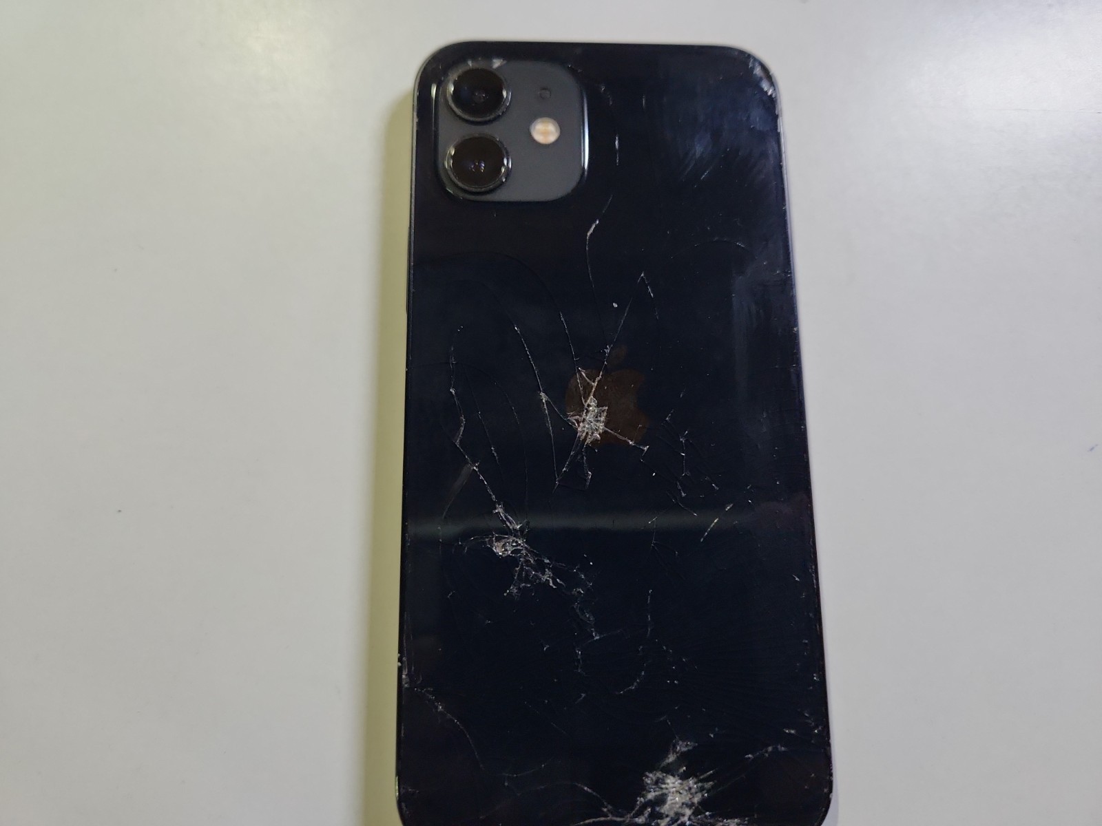 Apple iPhone 12 A2172 64GB Unlocked Clean IMEI BH=87% *Broken Back Glass