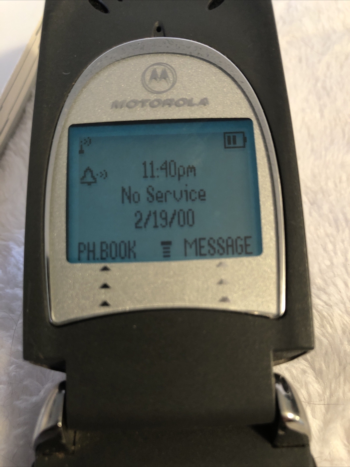 Motorola V220 Flip Phone.  Cingular/ATT AT&T GSM 850/1800/1900! EXCELLENT!
