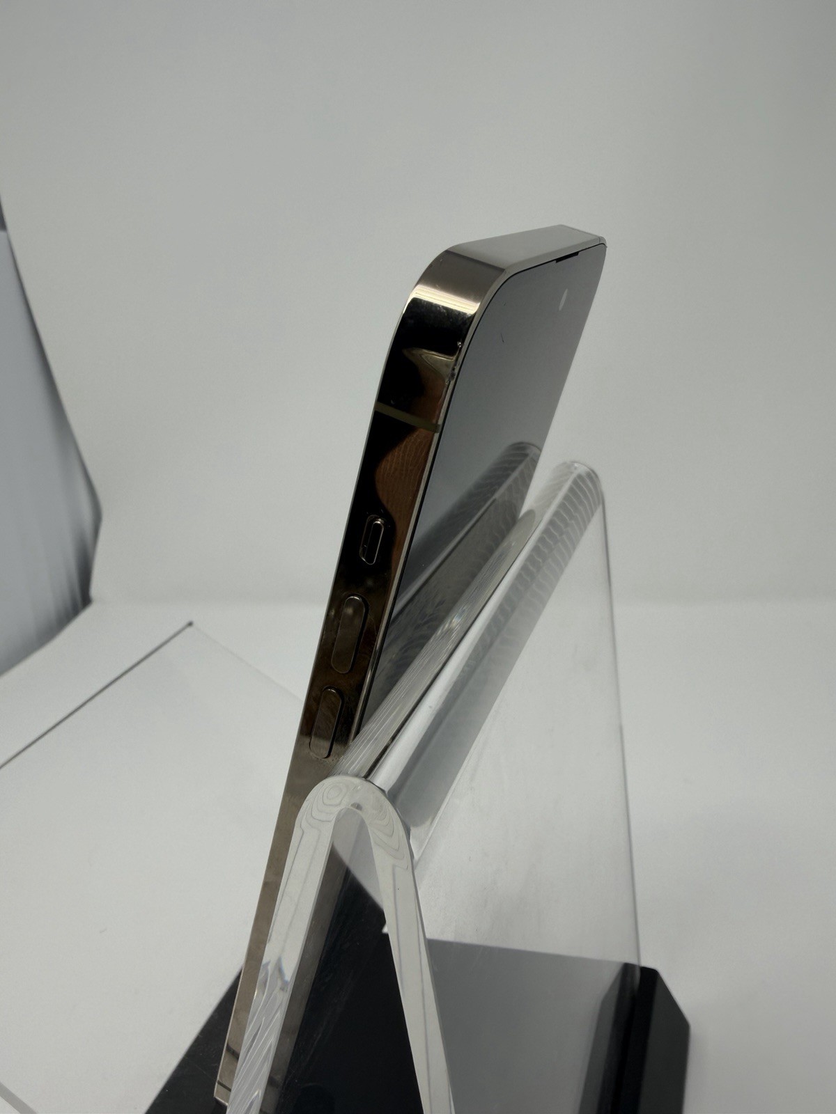 Unlocked Apple iPhone 14 Pro Max 256GB 26.5 Gold MQ8V3LL/A – 86% BH – USED