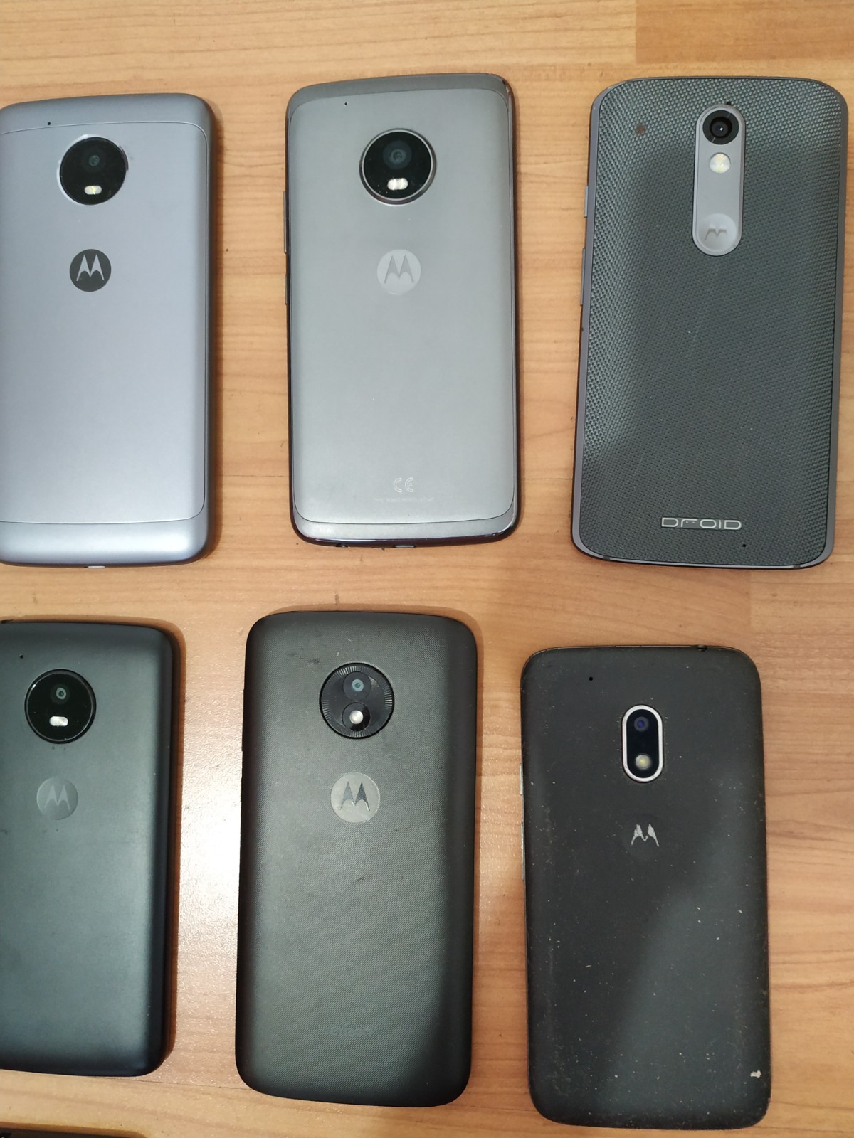 Lot of 13 Mixed model Motorola Moto Z2 / e6 16GB or 32GB Smartphone For parts