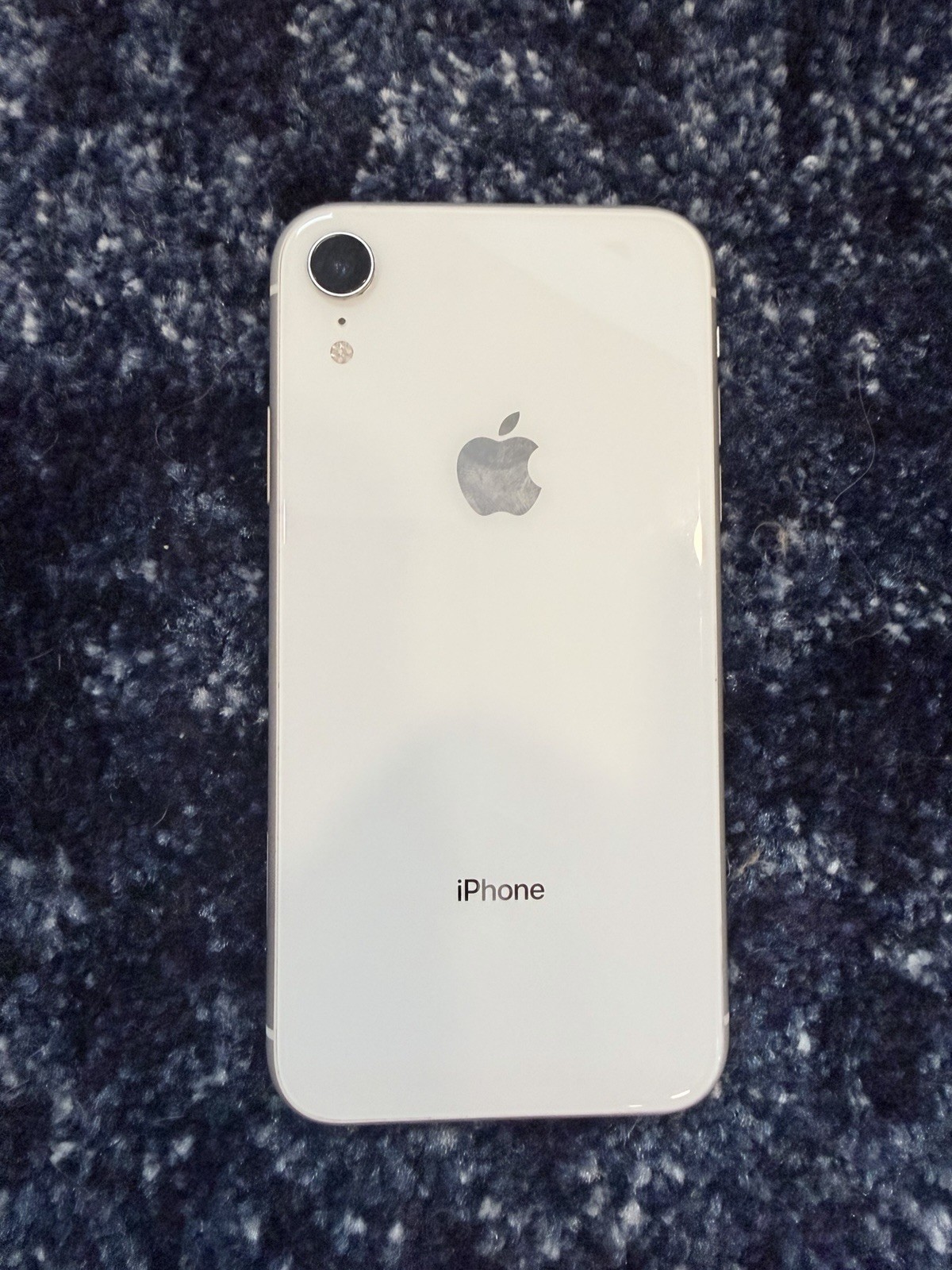 Apple iPhone XR 64GB White Locked AT&T 89% Battery Health