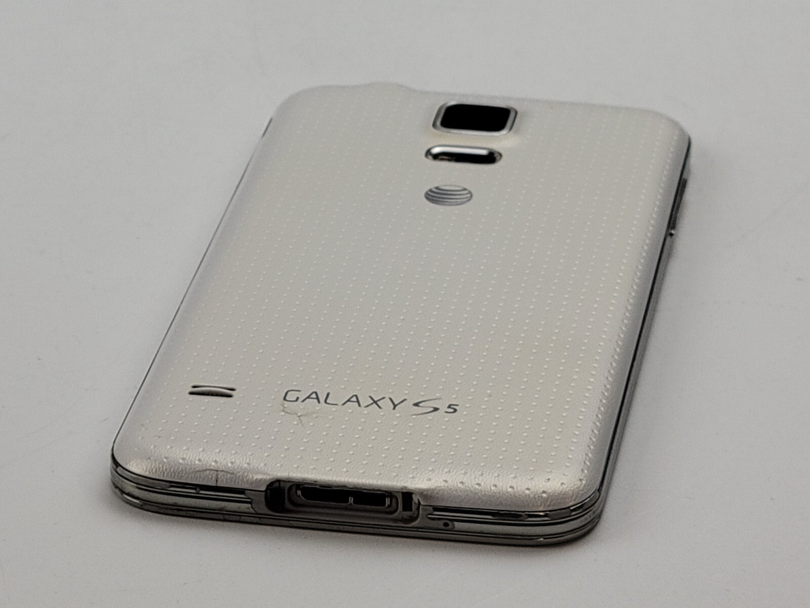 Samsung Galaxy S5 (SM-G900A) 16GB – White (AT&T) Smartphone – Clean IMEI – J9216