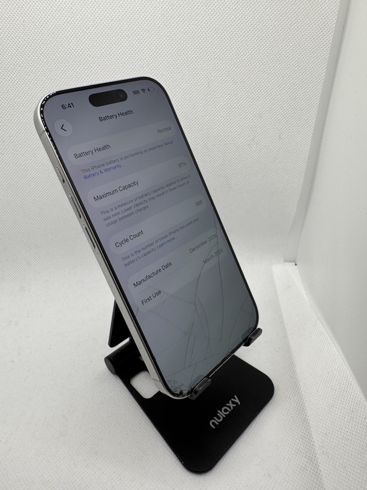 Apple iPhone 16 Pro 128GB White Titanium (Unlocked) Cracked screen