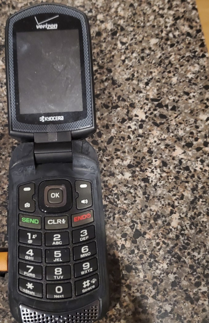 Kyocera DuraXV E4520PTT Rugged GPS Waterproof Cell Phone Verizon