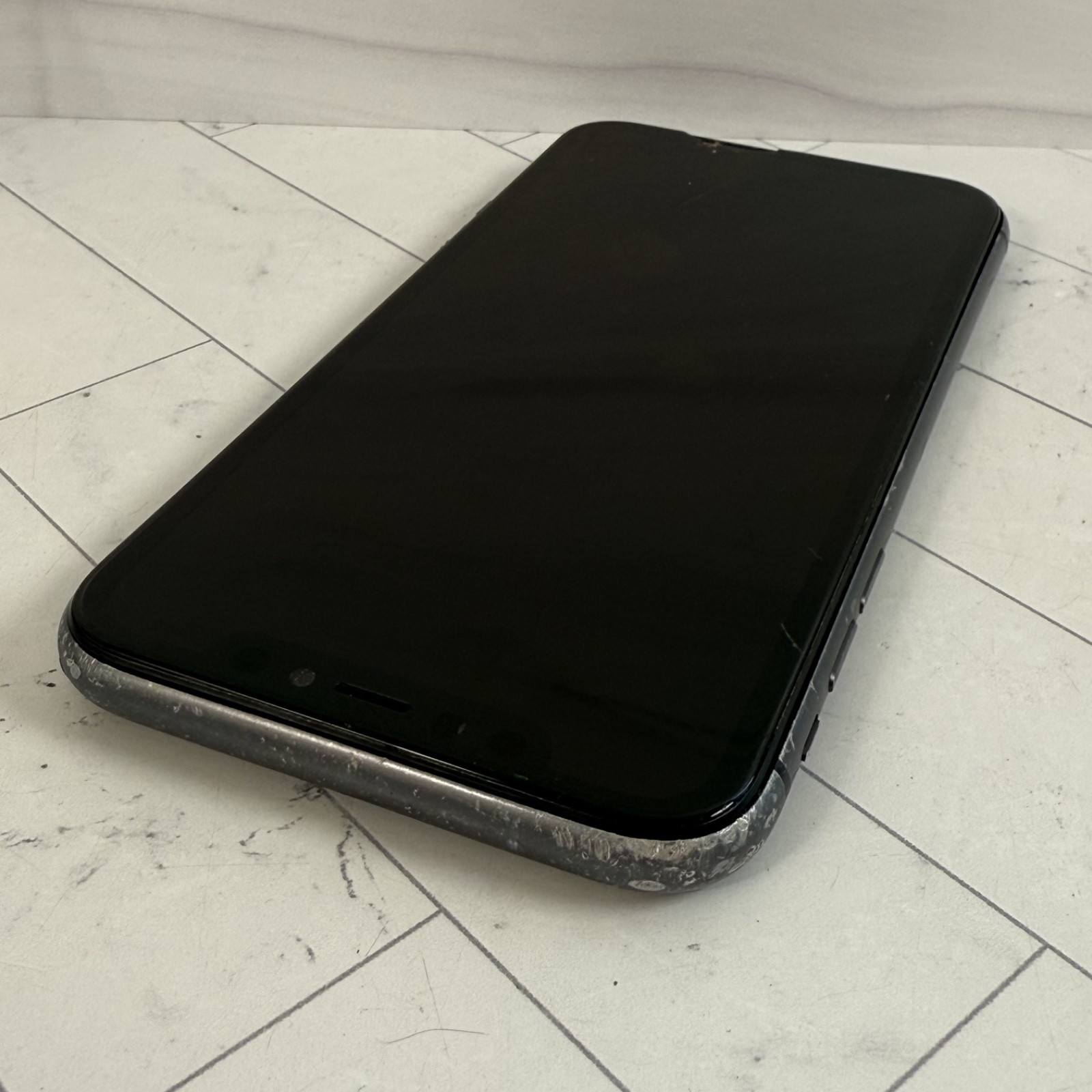 Cracked Screen LCD Apple iPhone 11 128 GB Unlocked Black A2111 #A51