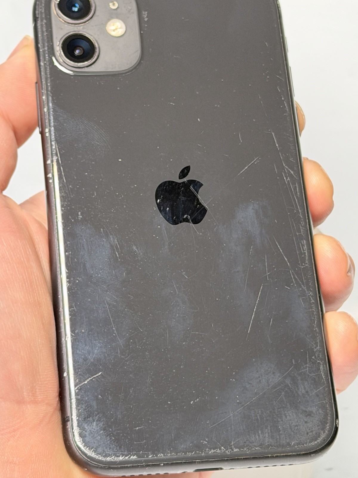 iPhone 11, 64GB A2111 MH8D3LL/A iOS 26.1 (82% BATTERY) – Tested & Working