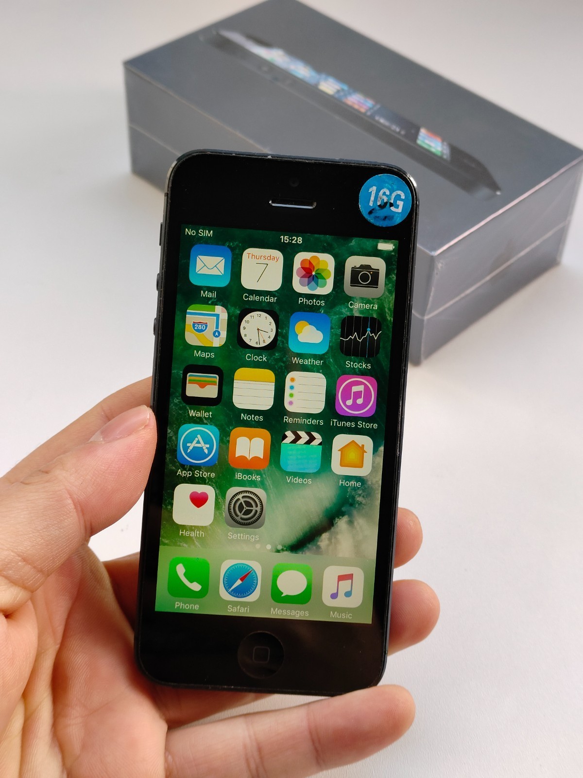 Apple iPhone 5/5s/5c 16GB Factory UNlocked Black/White/Gold Good 90%N ew US