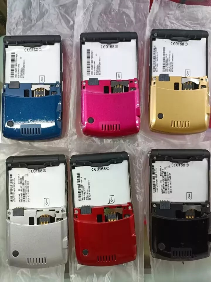 Motorola RAZR V3 Unlocked Flip GSM 850 /900 /1800 /1900 Bluetooth Mobile Phone
