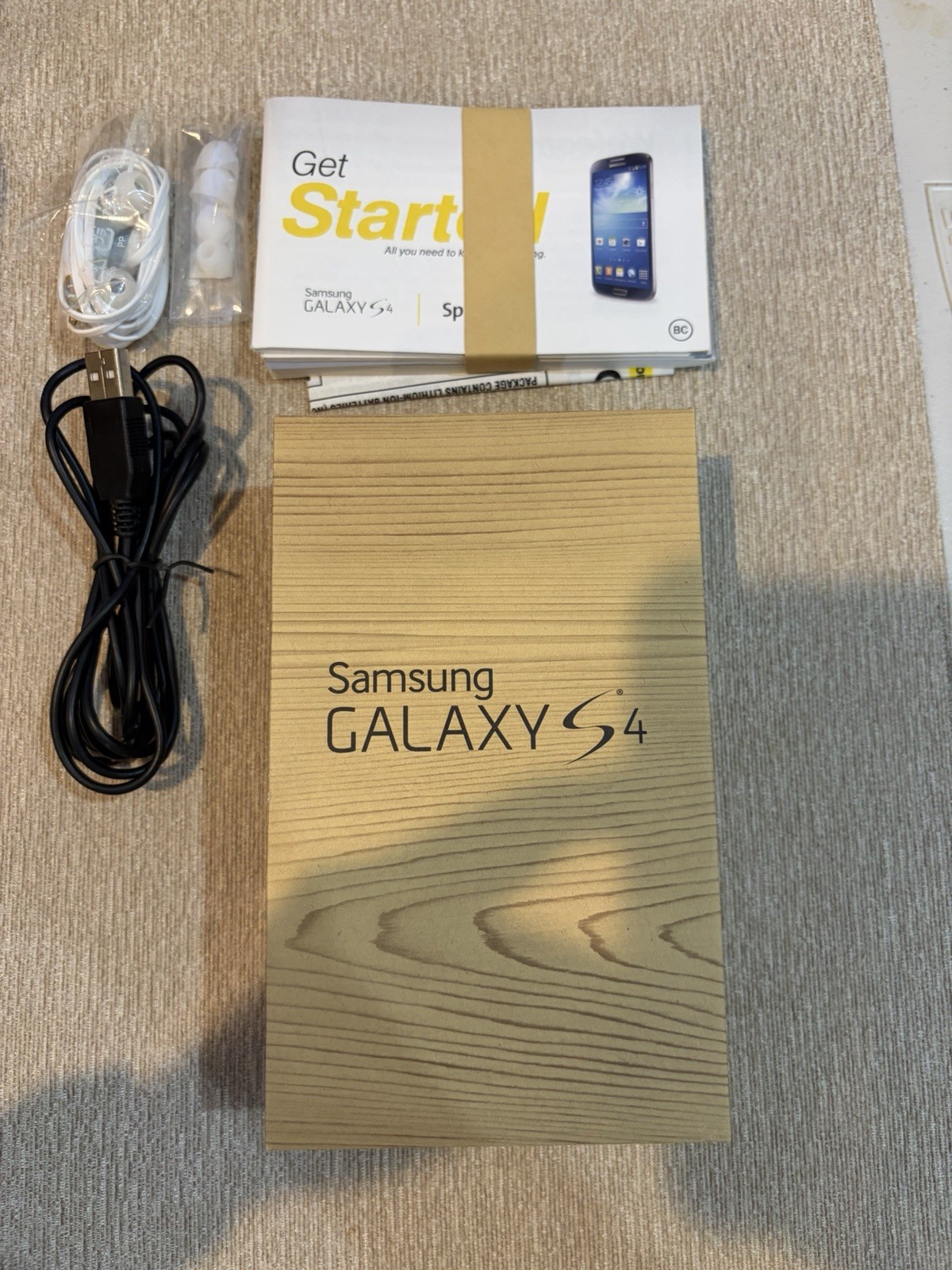 Samsung Galaxy S4 16GB Smartphone Black in Original Box Sprint