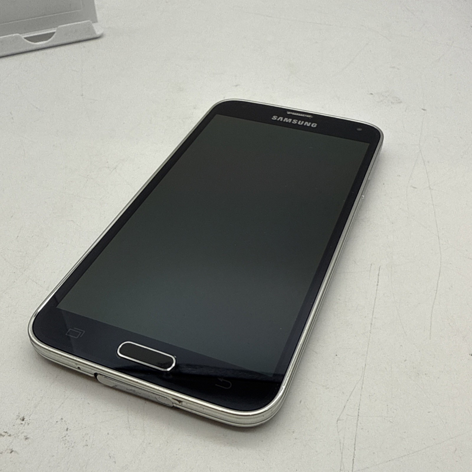 Samsung Galaxy S5 (SM-G900V) 16GB (Verizon Unlocked) Smartphone – (B10:3)