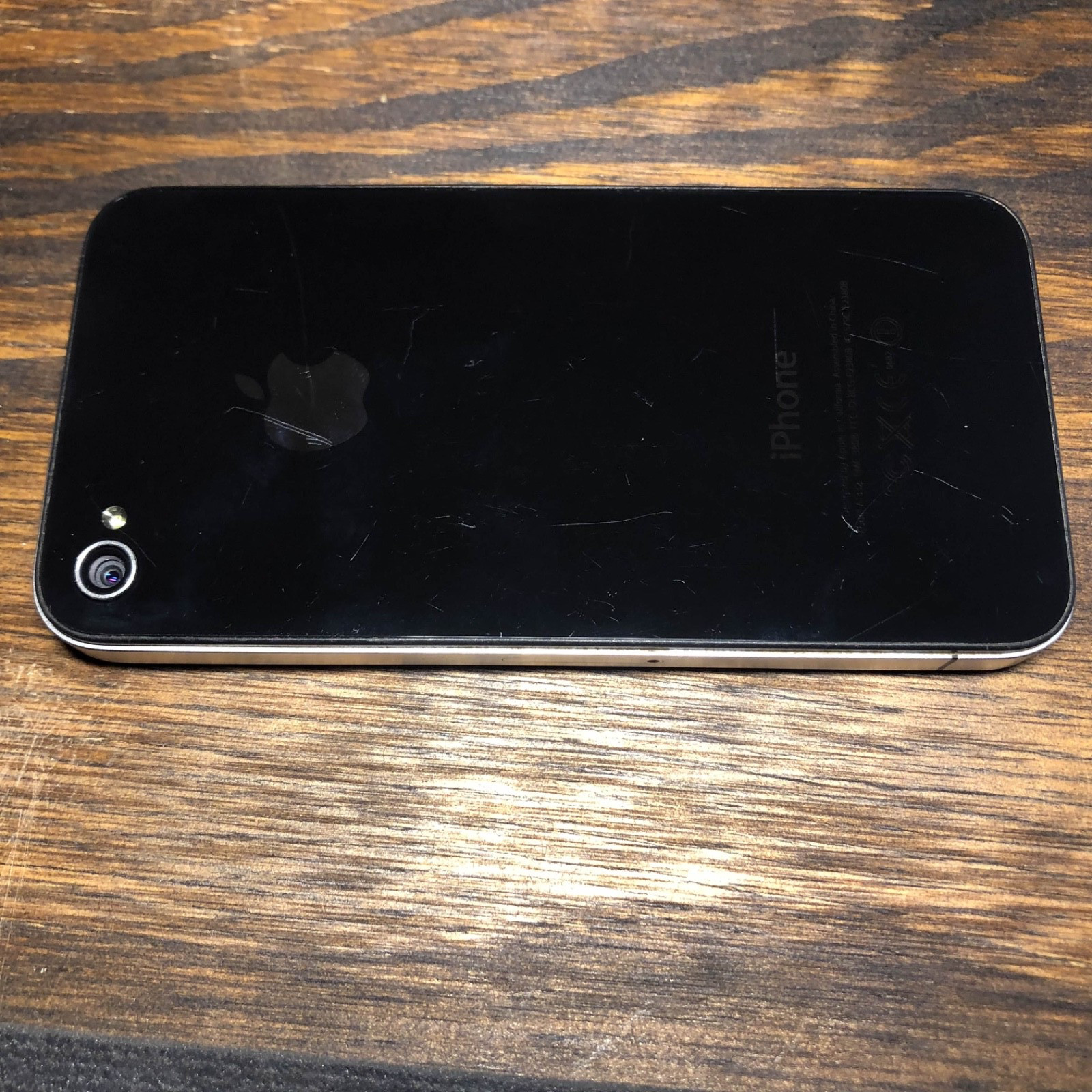 Apple iPhone 4 – 32GB – iOS 7.1.2 – A1332 – Good Cond. – Tested