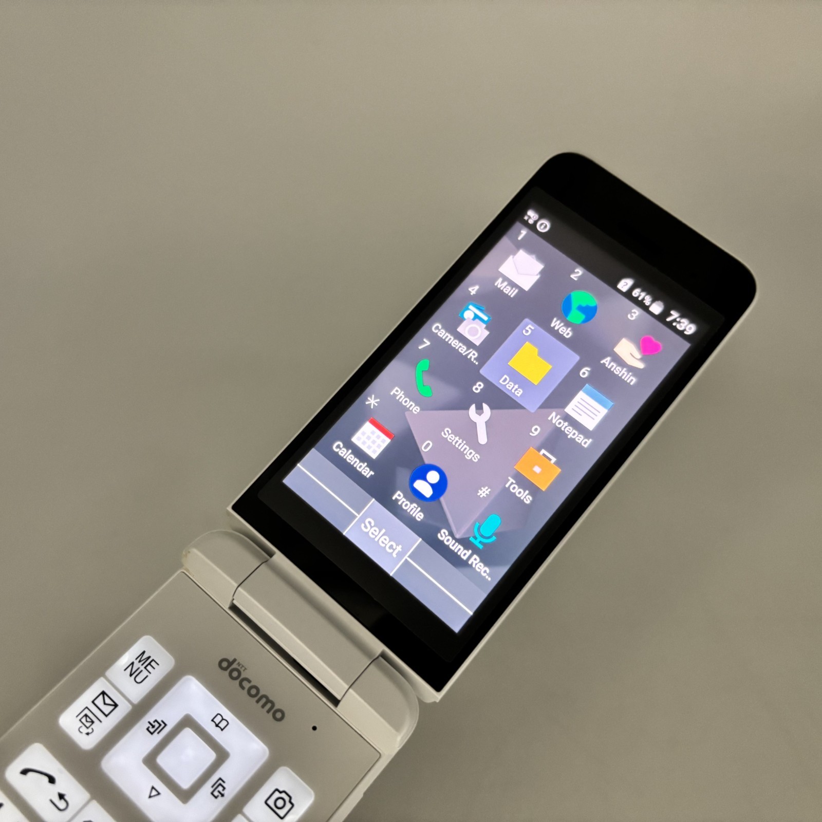KYOCERA DIGNO Keitai KY-42C White Unlocked 4G Android Flip Phone Japan Clean