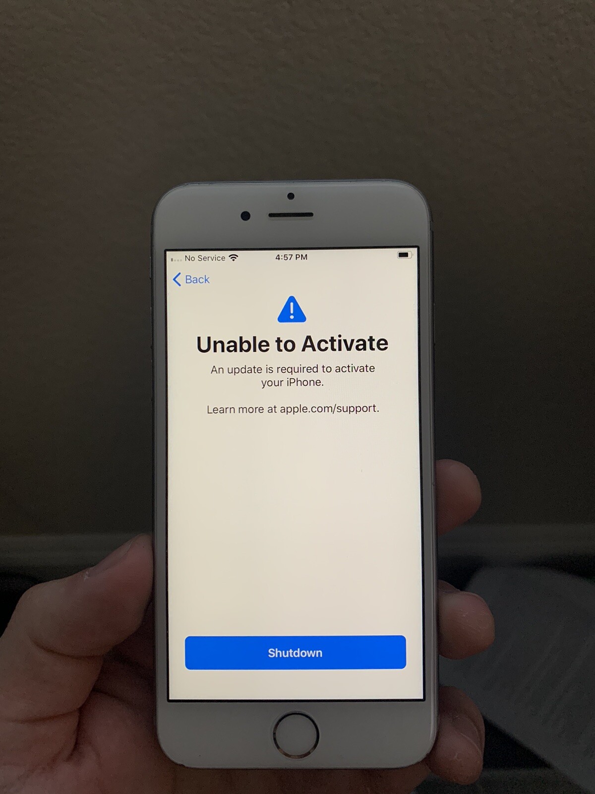 Apple iPhone 6s – 16GB – Space Gray (Unlocked) A1688 (CDMA + GSM)