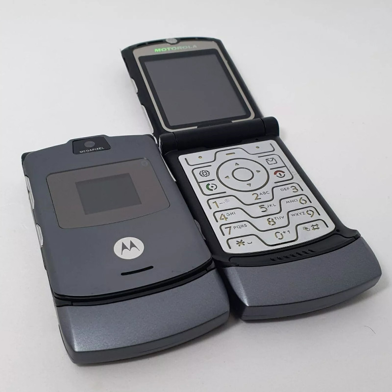 Unlocked Motorola RAZR V3 Unlocked Flip GSM Bluetooth MP4 video Mobile Phone