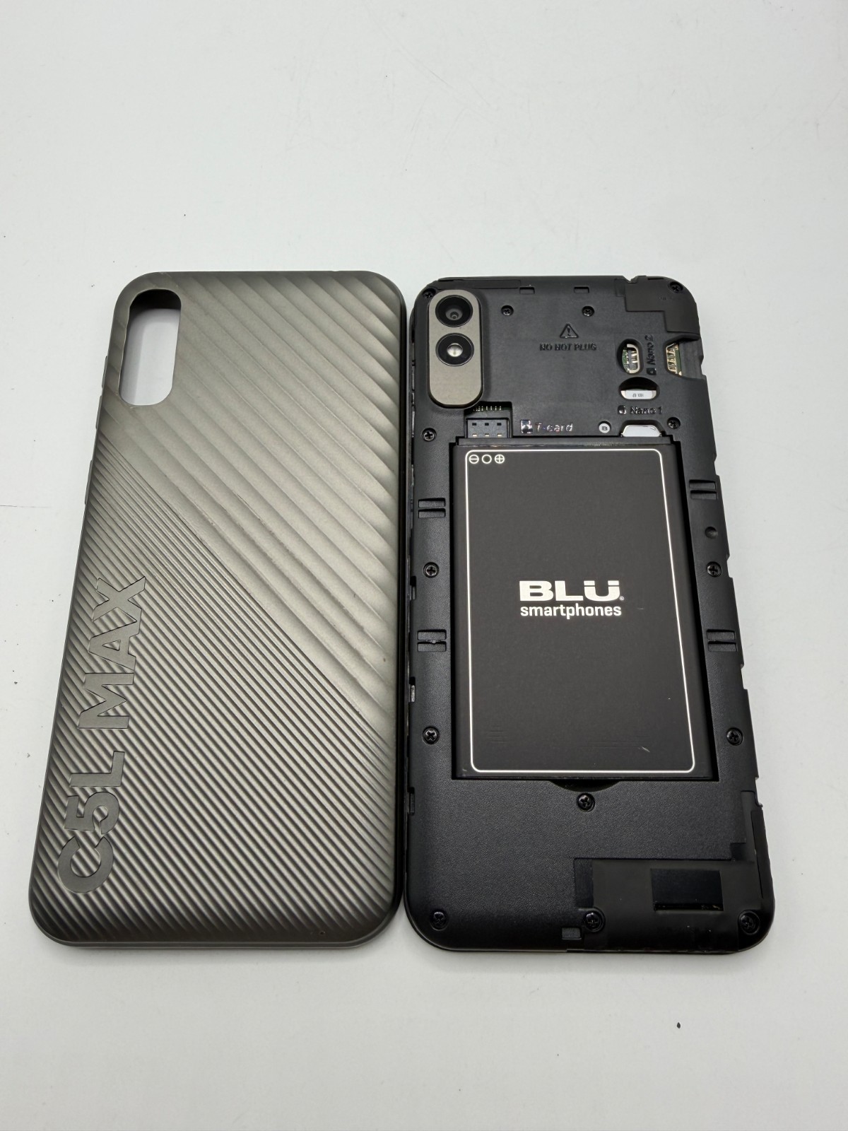 Parts Untested – Lot 2 Phones Android – BLU C5L Max – Schok Volt SV55 (SV55216)