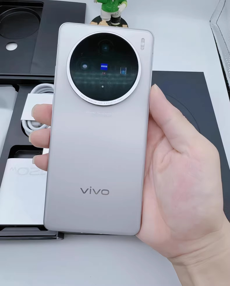 vivo X100 5G 6.78″ Android Dimensity 9300 120Hz 6.78″ Google Unlocked