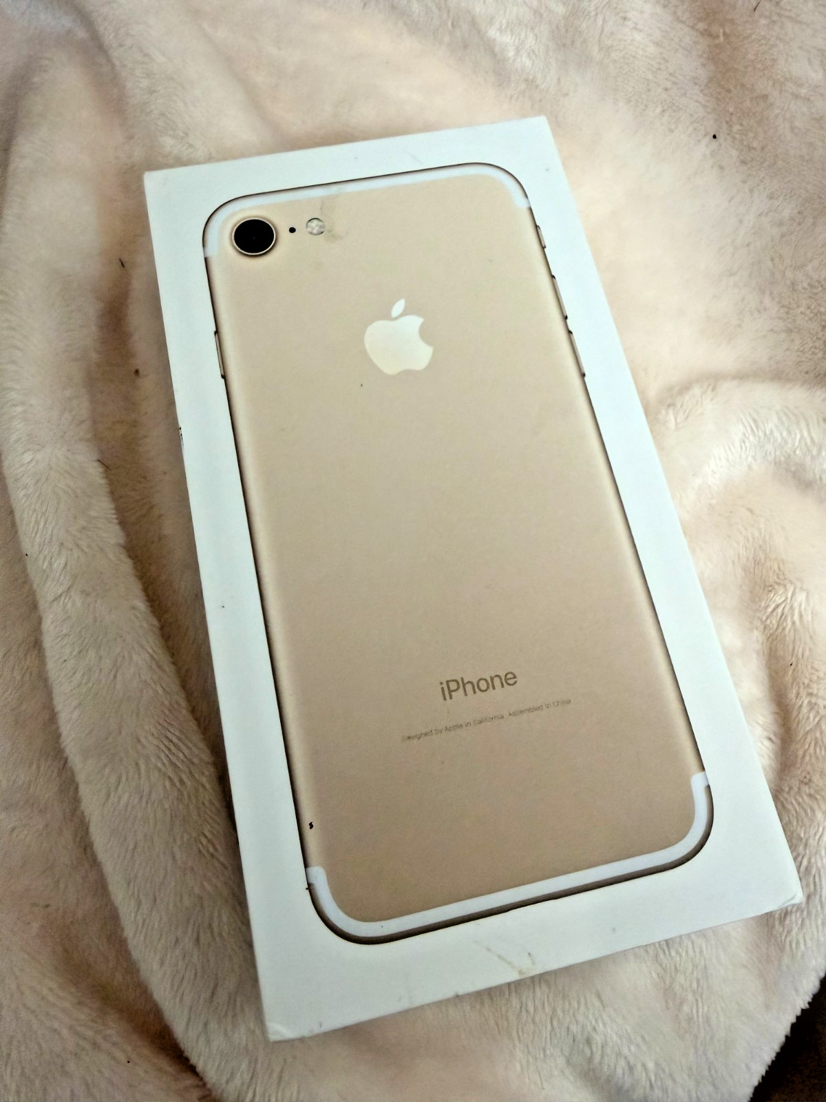 iPhone 7, 32G, Gold, In Box, Good Battery, Comes w/ Standard Accessories
