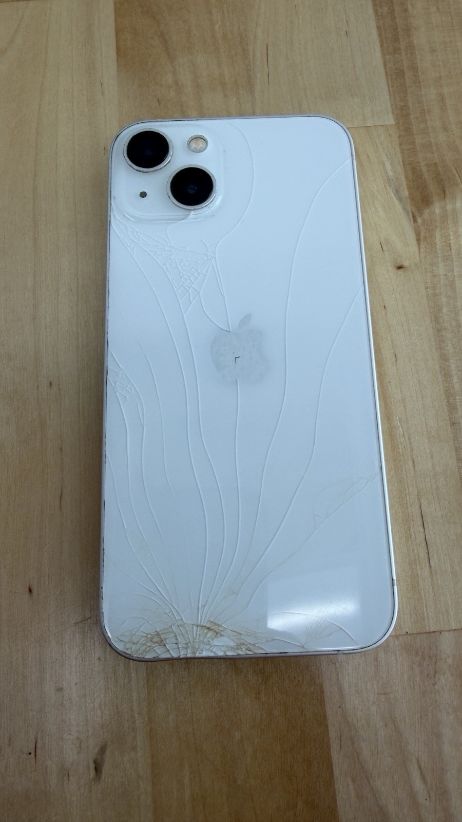 Apple iPhone 13 – 128GB (AT&T / Cricket) STARLIGHT – BAD LCD – CRACKED BACK