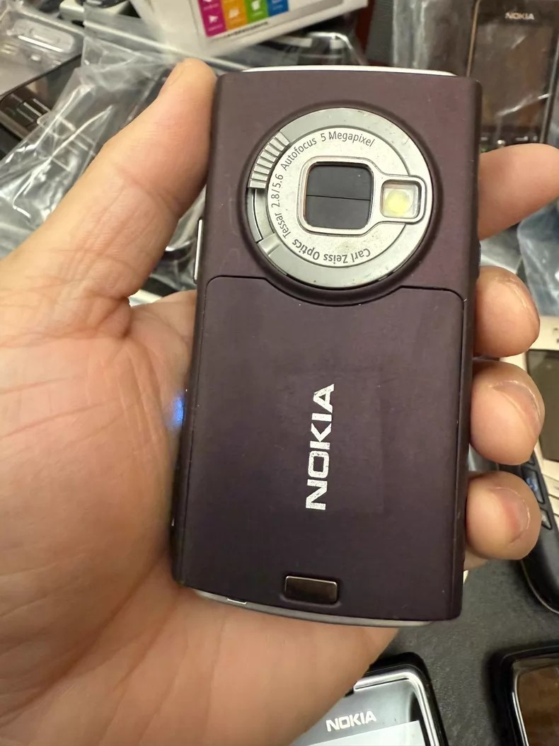 Nokia N Series N95 – Deep plum 3G GSM Wifi 5MP Slider Unlocked Classic Phone
