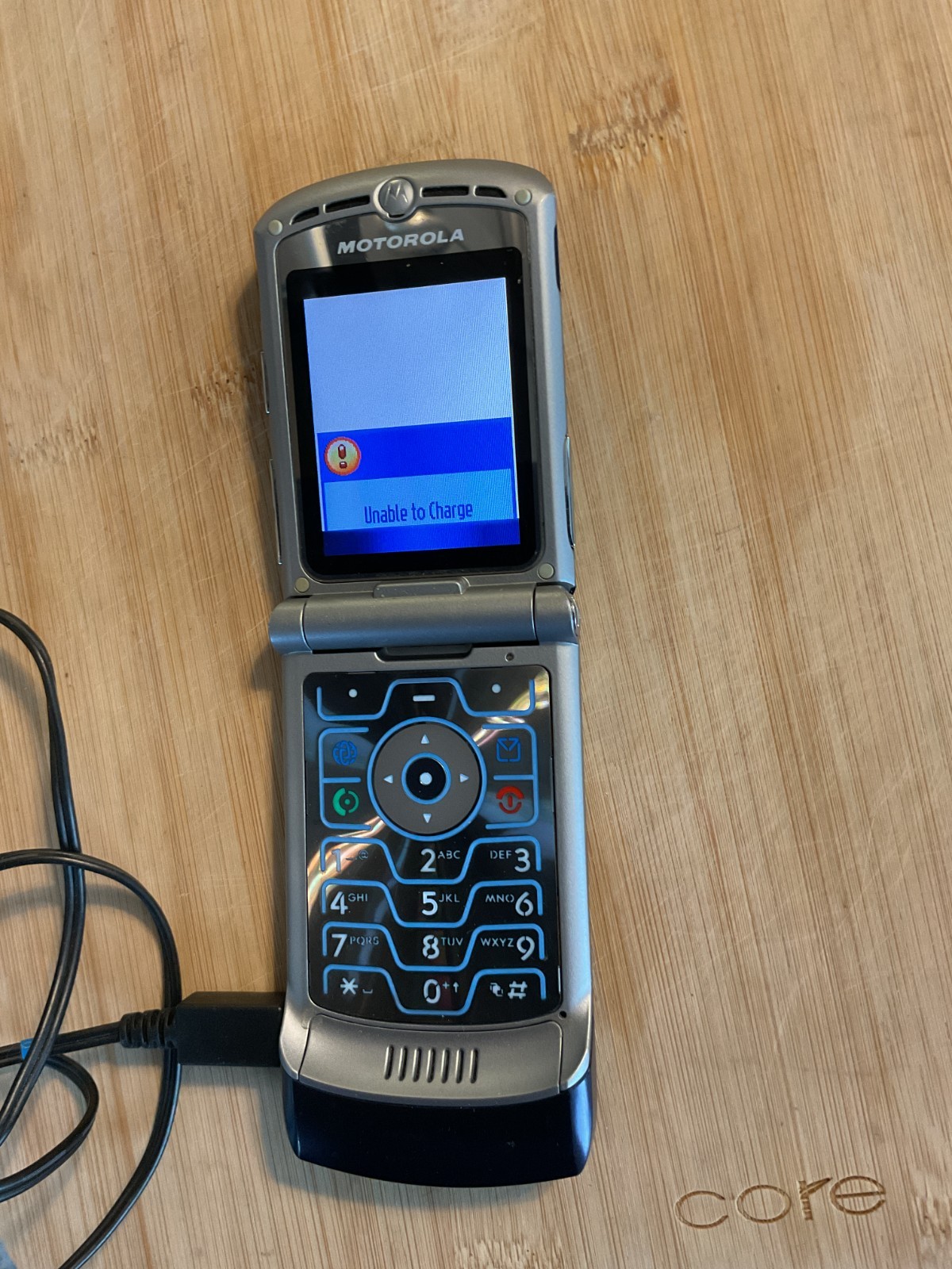 Motorola RAZR V3 dark blue unlocked flip cell phone GSM screen clear & bright